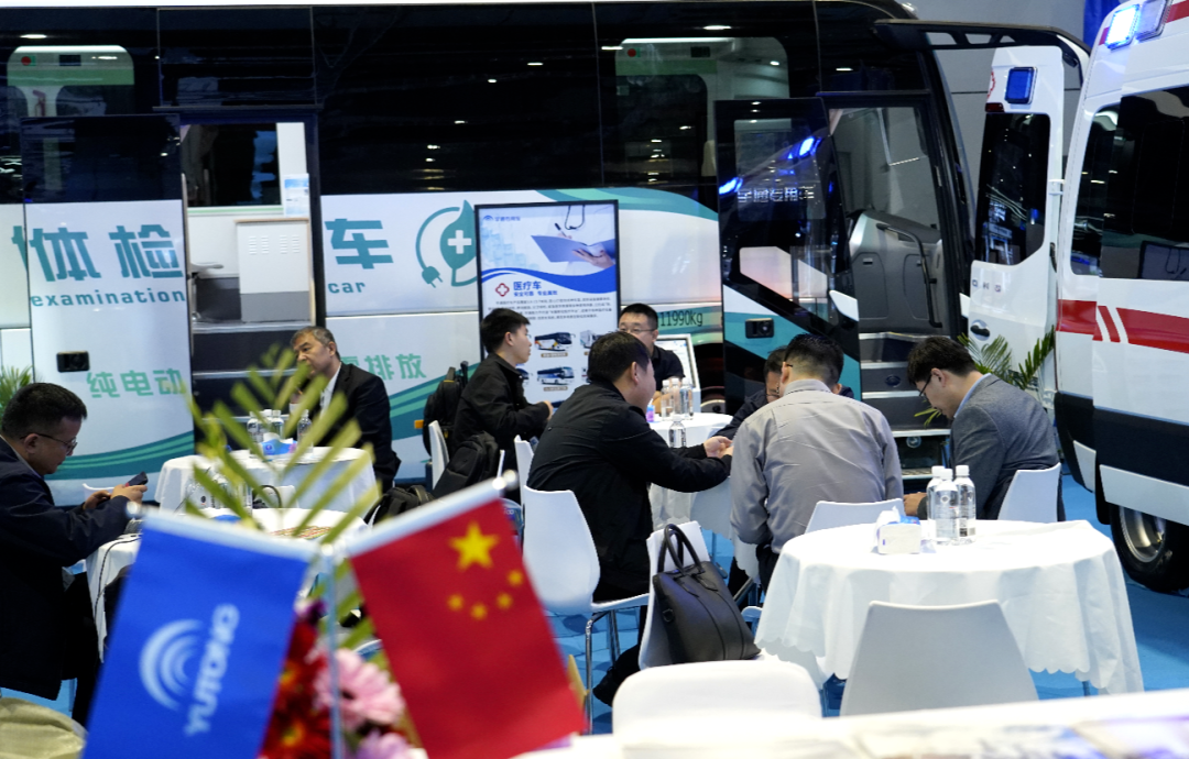 永盈会医疗车矩阵绽放第91届（CMEF）中国国际医疗器械博览会，科技创新驱动健康未来！